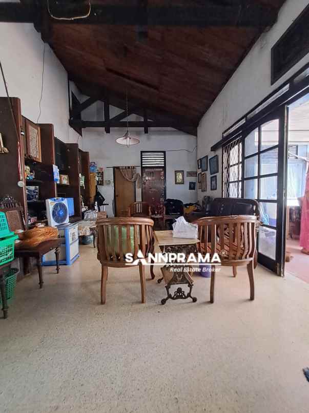 rumah dan tempat usaha di beji depok