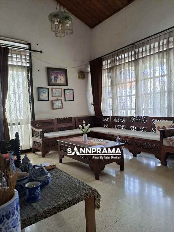 rumah dan tempat usaha di beji depok