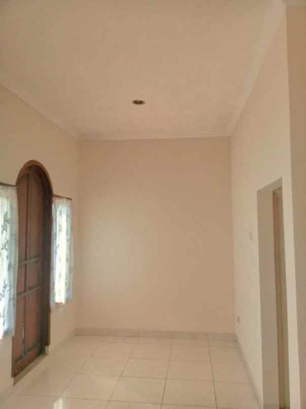 rumah dekat akses toll di kemang pratama 2 bekasi