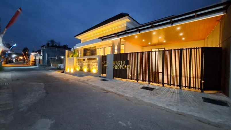 rumah desain modern dekat kampus uii jakal