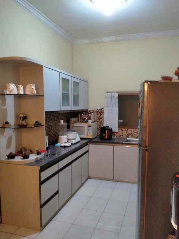 rumah di jatiwaringin asri pondok gede bekasi