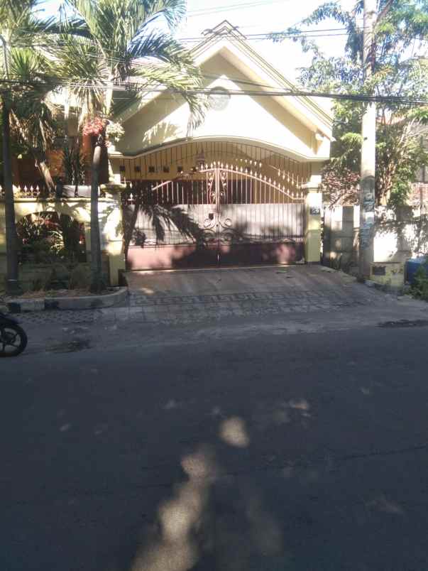 rumah dijual di ketintang akses mudah lokasi emas