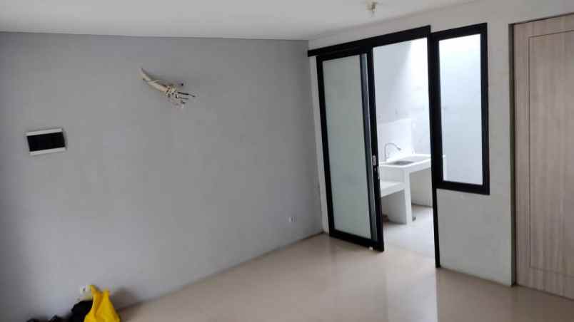 rumah dijual grand pakuwon tandes surabaya barat