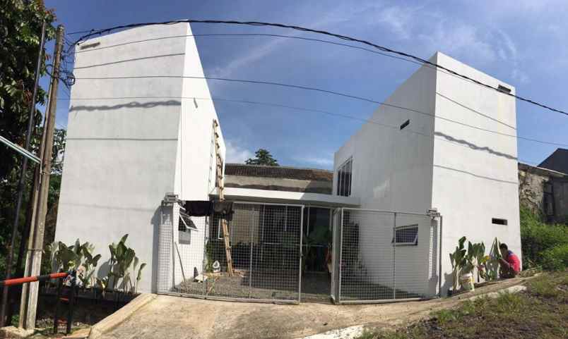 rumah gaya industrial green 2 lantai limited shm