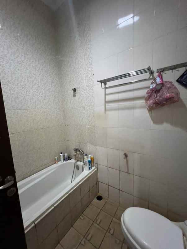 rumah graha estetika banyumanik semarang