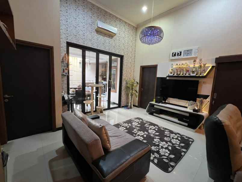 rumah graha estetika banyumanik semarang