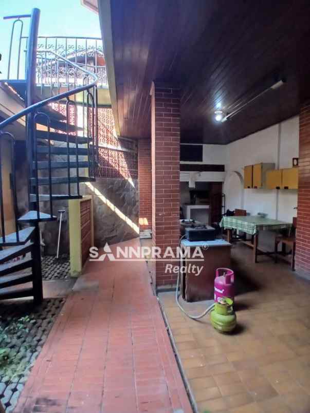 rumah hook paseban salemba jakpus imelin