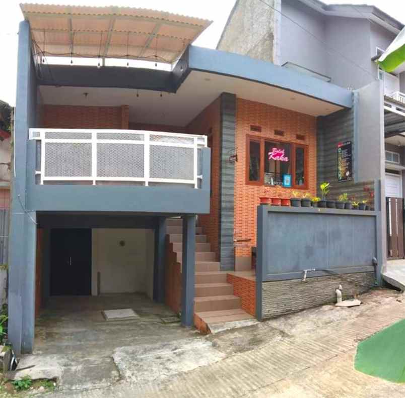 Rumah Cantik Dan Resik Di Jatihandap Bandung