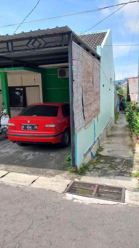 rumah jangl dekat dengan akses jalan tol