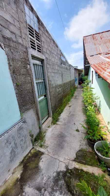 rumah jangl dekat dengan akses jalan tol