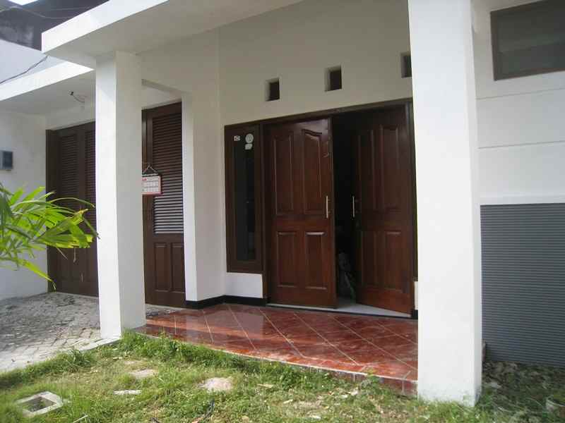 rumah jl griya babatan mukti