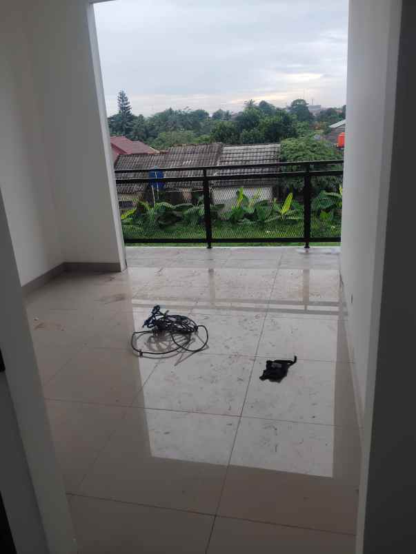 rumah jl komplek bappenas