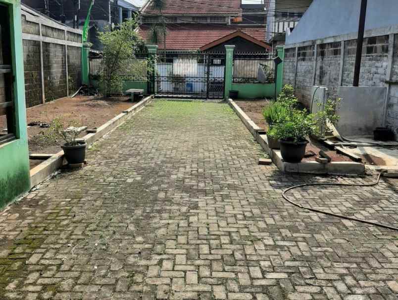 rumah jl madrasah duren sawit