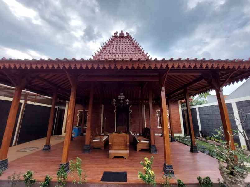 rumah joglo mewah modern di palagan