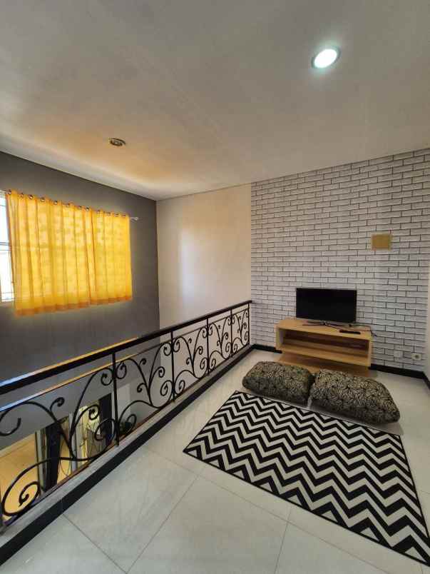 rumah laguna regency pakuwon city siap huni furnish