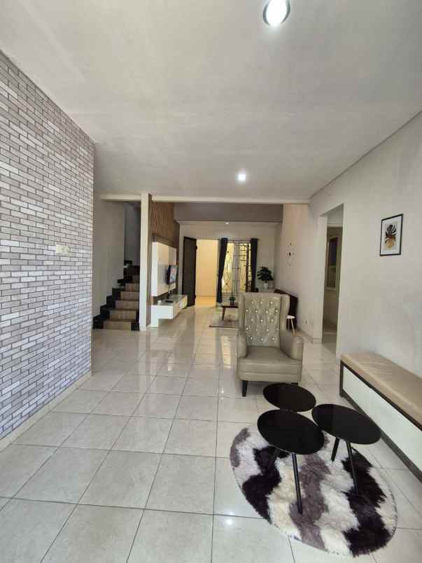 rumah laguna regency pakuwon city siap huni furnish