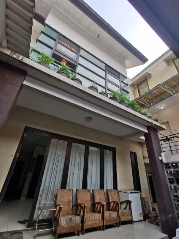 rumah lombok surabaya pusat strategis cocok buat usaha