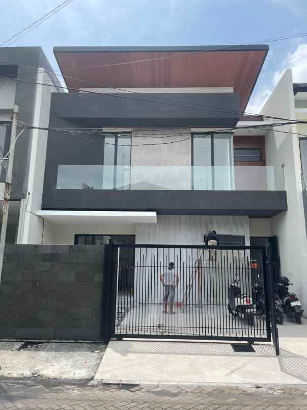 rumah lt 162m2 manyar jaya surabaya new gress