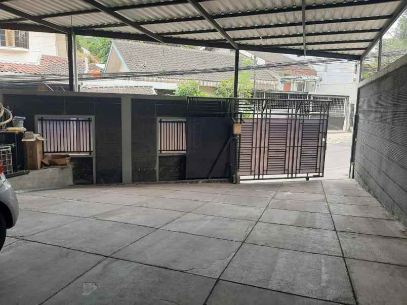 rumah lux di pasteur bandung ada kolam renang