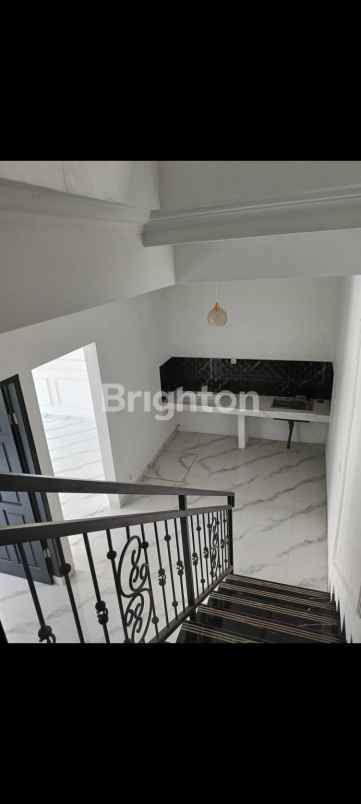 rumah manis modern nan minimalis di jl kahfi jagakarsa