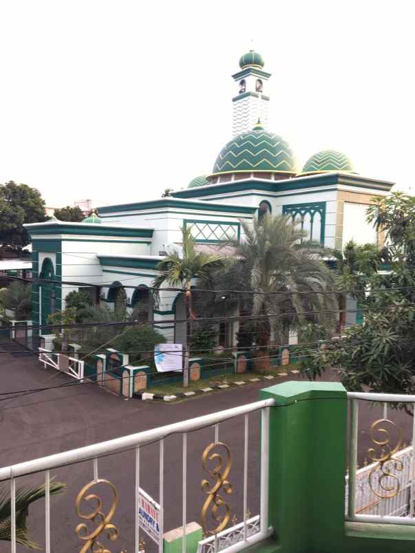 rumah megah mewah di komplek pondok bambu duren sawit