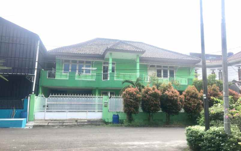 rumah megah mewah di komplek pondok bambu duren sawit