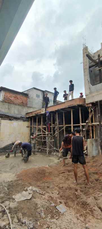 rumah mewah 3 lantai utannkayu rawamangun matraman