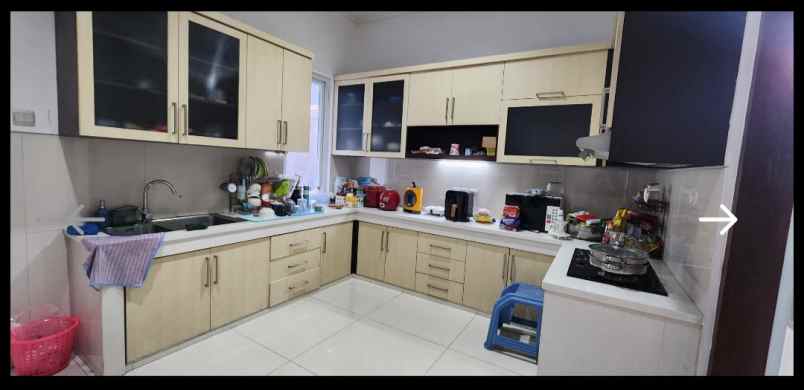 rumah mewah ada kolam renang di setiabudi bandung