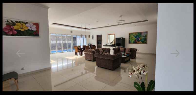 rumah mewah ada kolam renang di setiabudi bandung