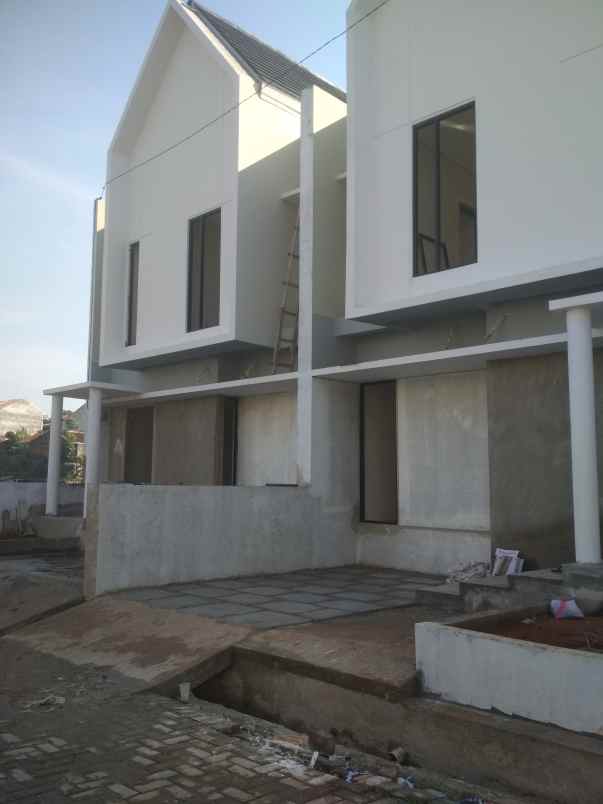 rumah mewah harga murah di pinggiran jakarta