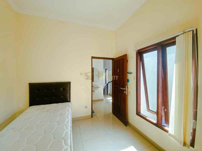 rumah mewah lokasi premium di babarsari