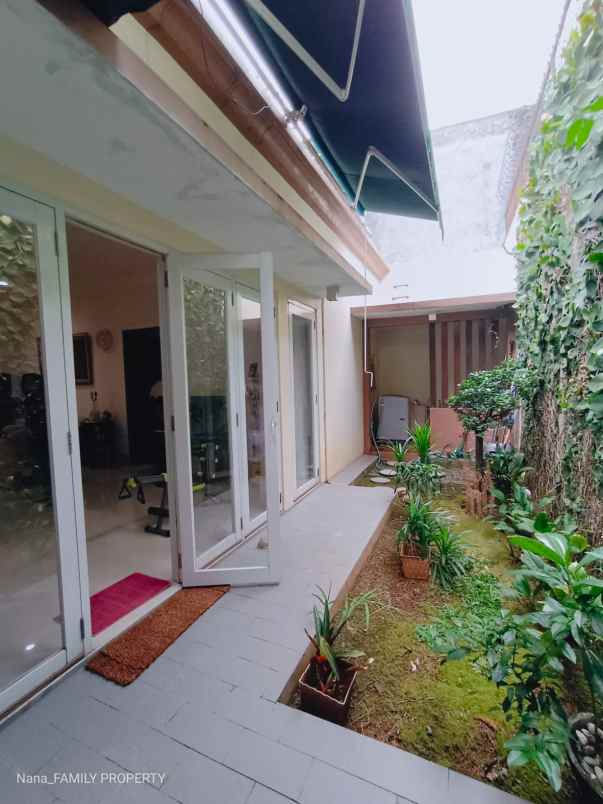 rumah mewah semifurnish di ciputat timur