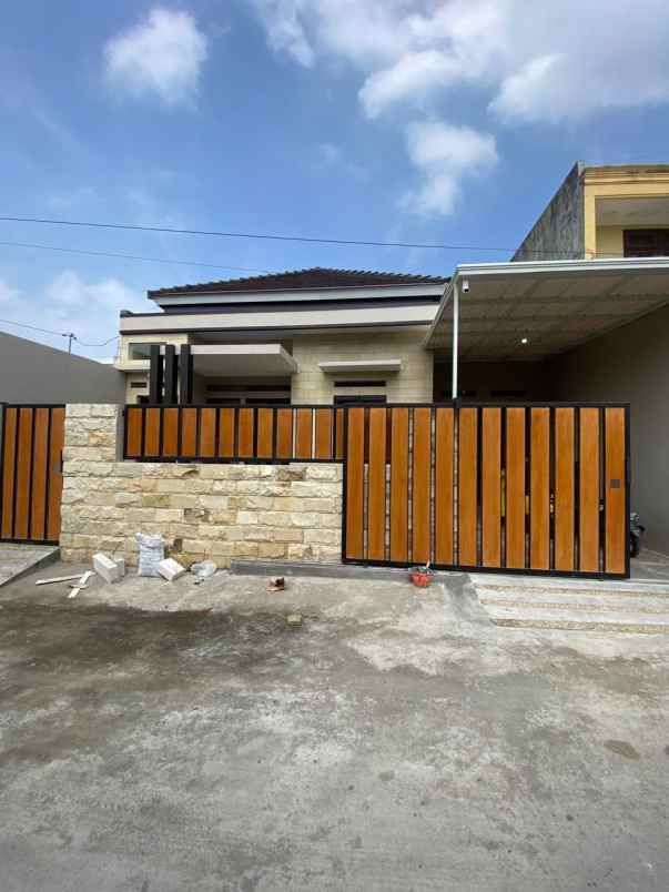 rumah mewah siap huni lokasi candi mendut kota malang