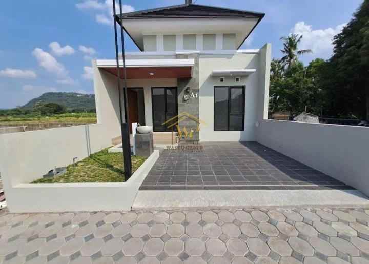 rumah minimalis di prambanan ada balkon view asri