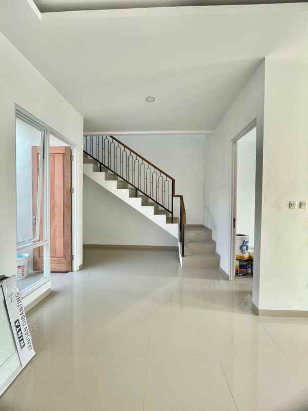 rumah modern 2 lantai di pondok benda pamulang