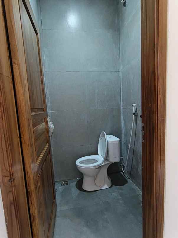 rumah modern bebas banjir di pusat kota bandung