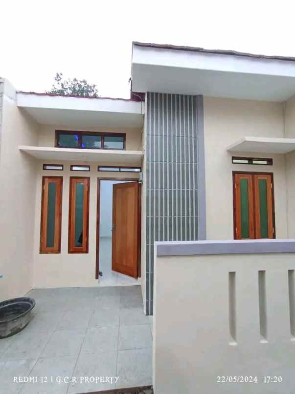 rumah modern di lingkungan asri dan nyaman