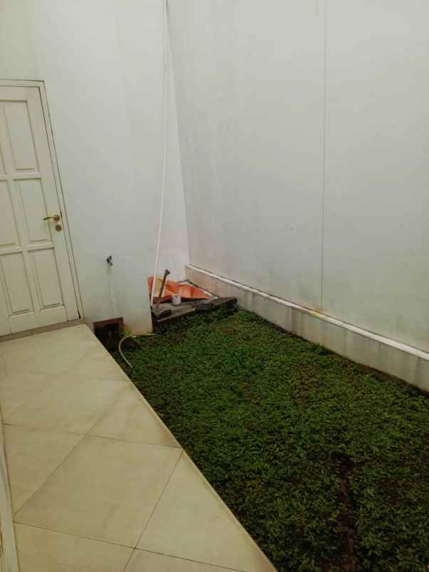 rumah modern klasik di kebagusan pasar minggu jaksel