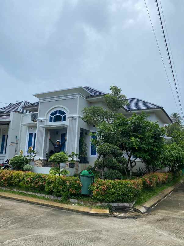 rumah murah di luminpark cluster blok d no 17 shm