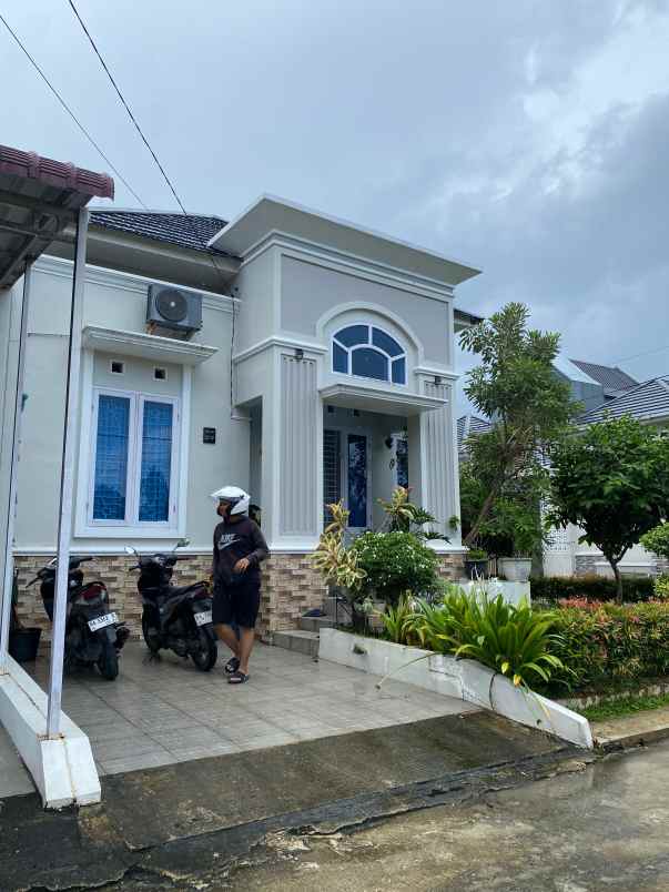 rumah murah di luminpark cluster blok d no 17 shm