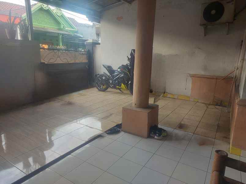 rumah nempel kawasan serpong
