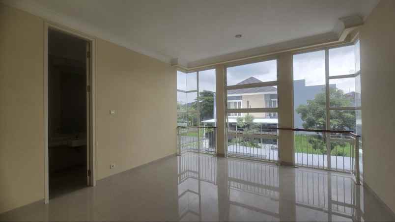 rumah pakuwon city imperial beach minimalis strategis