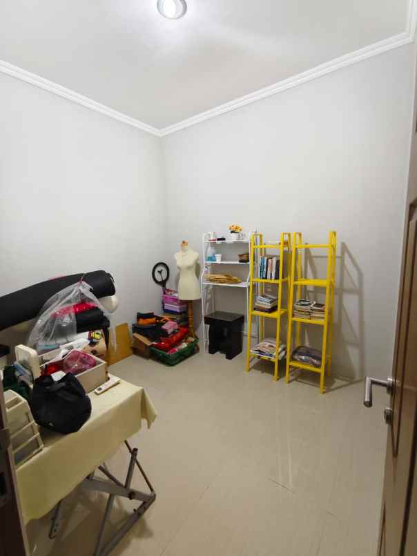 rumah putra bangsa 2 lantai