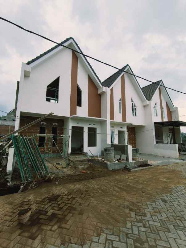 rumah ready stock 7 menit dari exit tol singosari