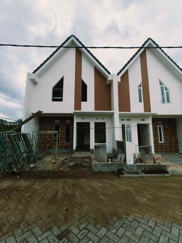 rumah ready stock 7 menit dari exit tol singosari