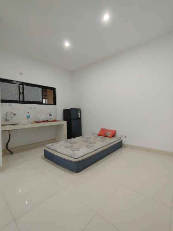 rumah second dalam cluster di cilangkap jaktim