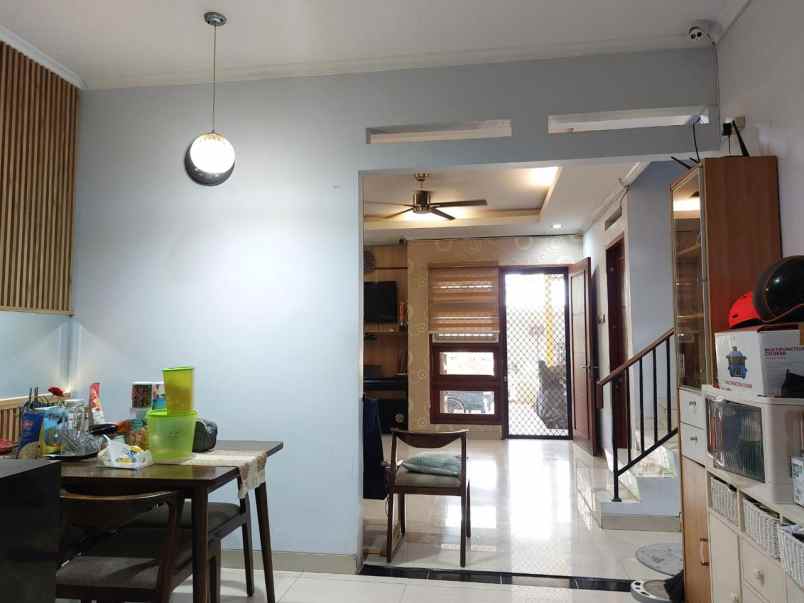 rumah second dalam cluster di harapan indah bekasi