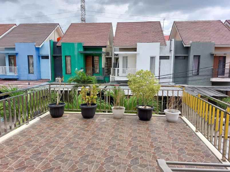 rumah second dalam cluster di harapan indah bekasi