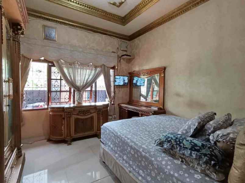 rumah second hook di bukit novo pancoran mas depok