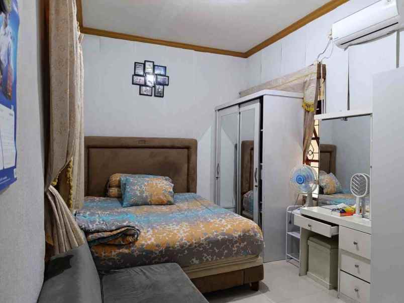 rumah second hook di bukit novo pancoran mas depok